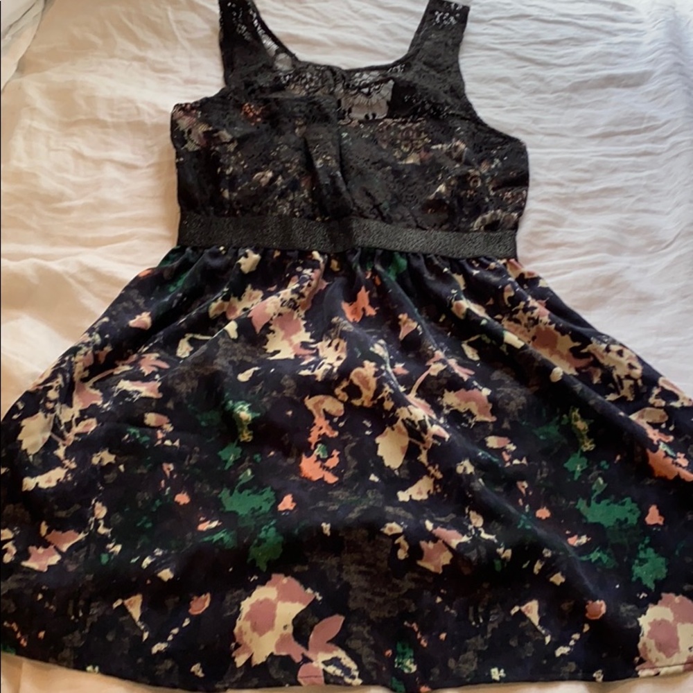 🚨 1 Day Sale! Floral and lace dress